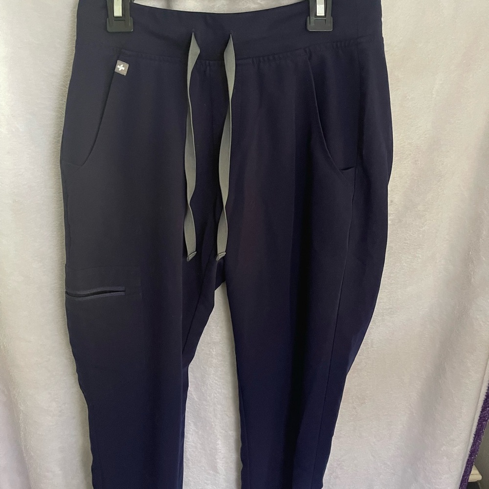 Women’s size XS/Tall Navy scrub Pants